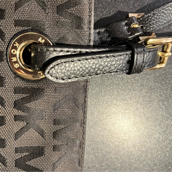 Michael Kors Black Gold Logo Tote Bag - Picture 9 of 11